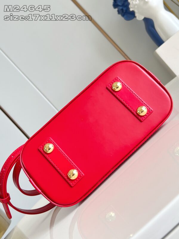 Louis Vuitton	Alma BB