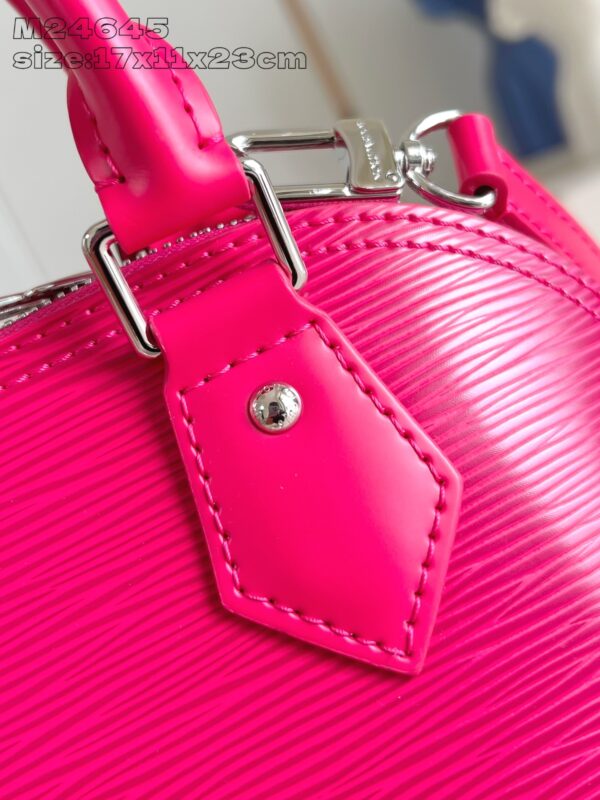 Louis Vuitton	Alma BB