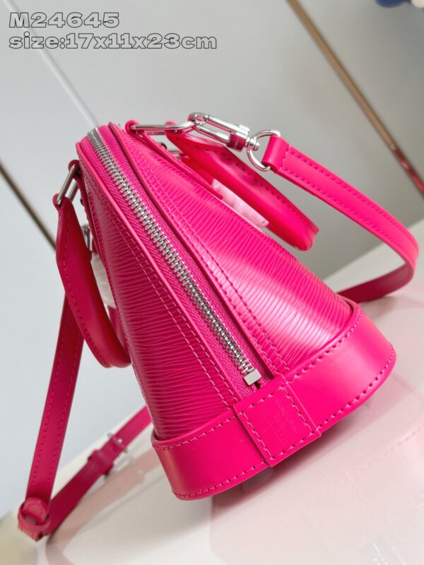 Louis Vuitton	Alma BB
