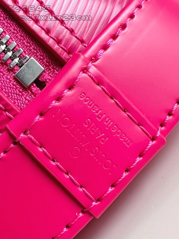 Louis Vuitton	Alma BB