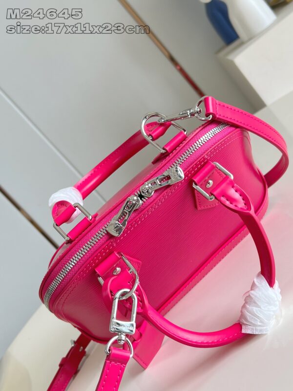 Louis Vuitton	Alma BB