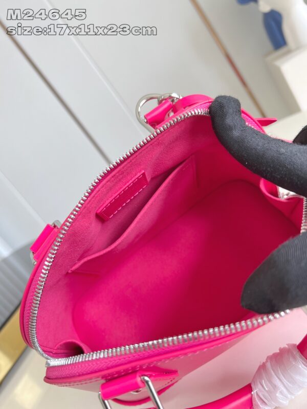 Louis Vuitton	Alma BB