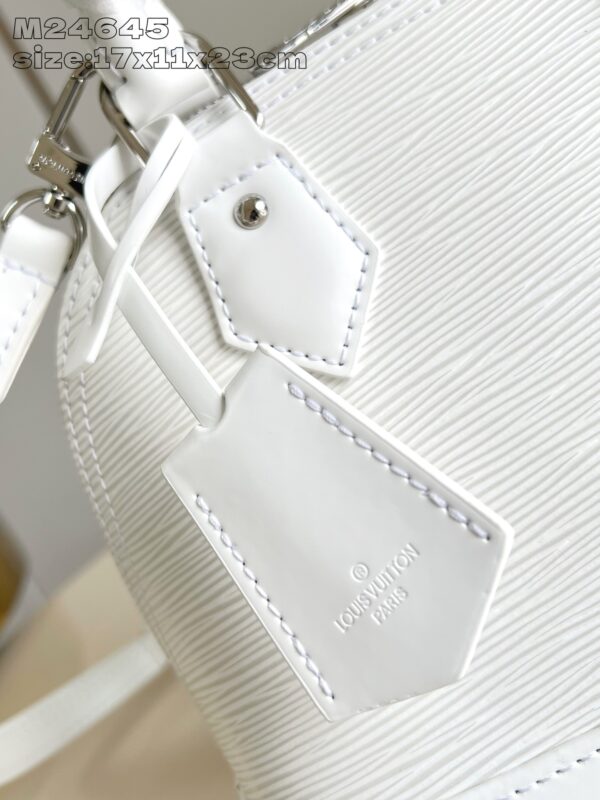 Louis Vuitton	Alma BB