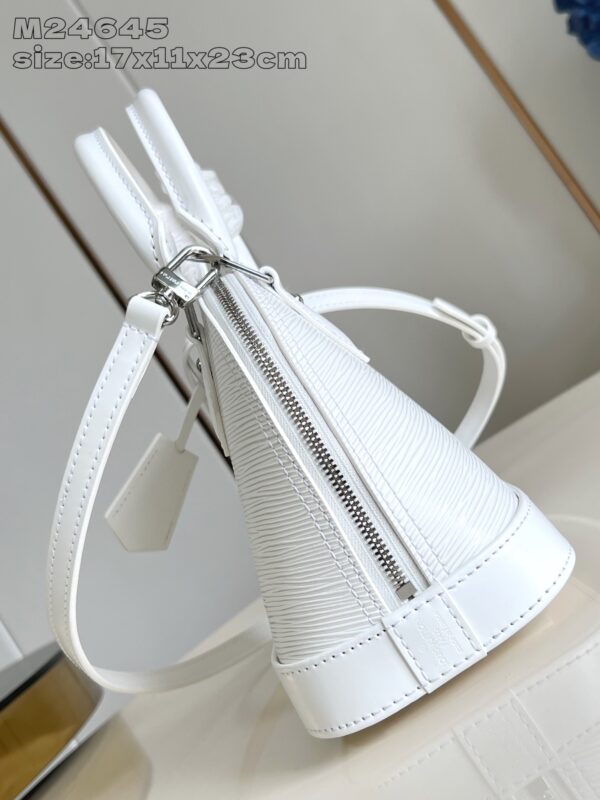 Louis Vuitton	Alma BB