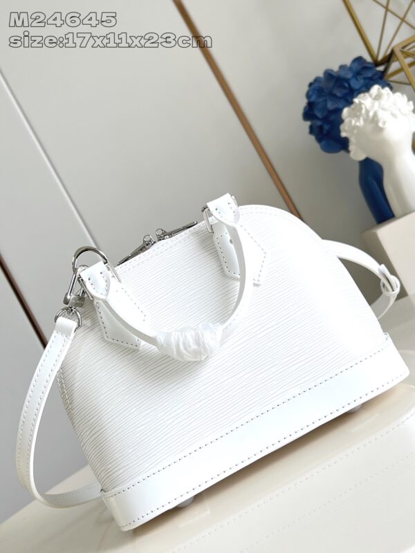 Louis Vuitton	Alma BB