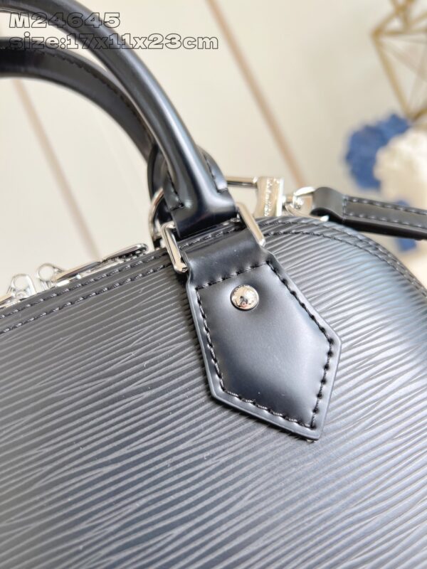 Louis Vuitton	Alma BB