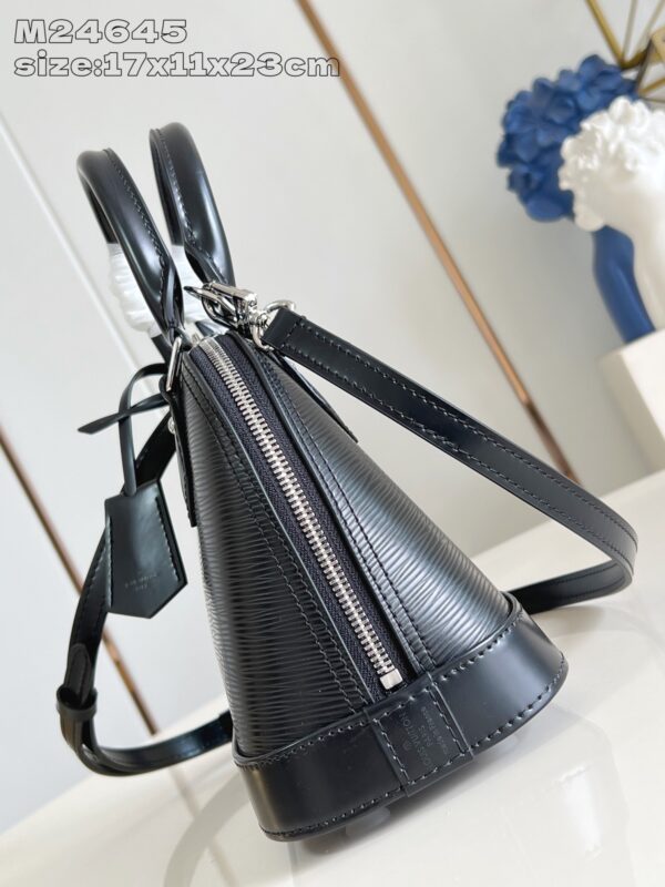 Louis Vuitton	Alma BB