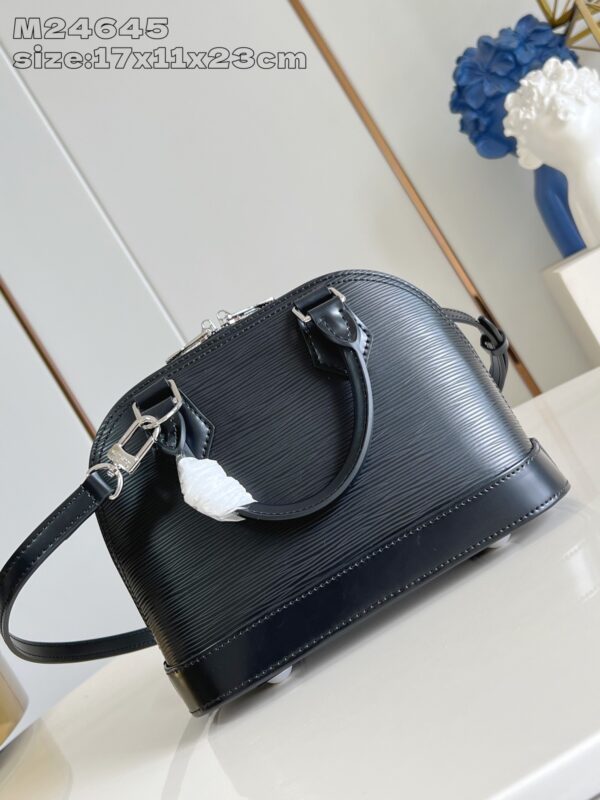 Louis Vuitton	Alma BB