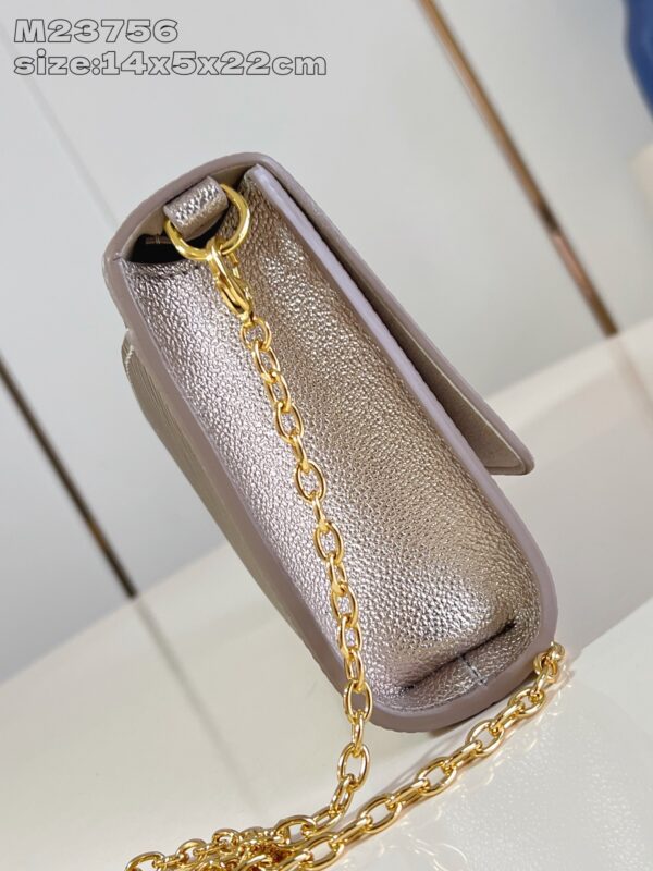 Louis Vuitton 	Pochette Louise