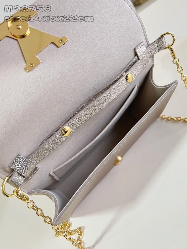 Louis Vuitton 	Pochette Louise