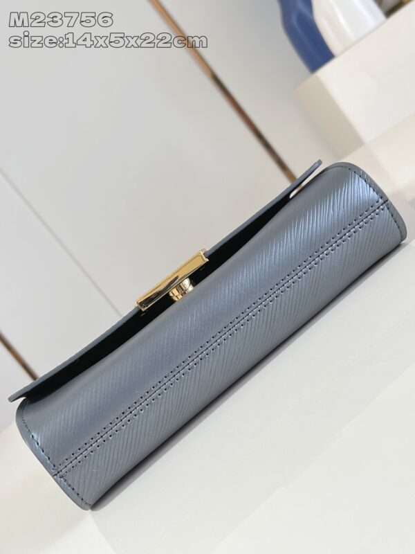 Louis Vuitton 	Pochette Louise