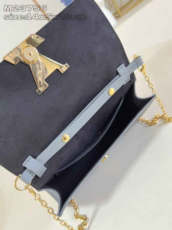 Louis Vuitton 	Pochette Louise