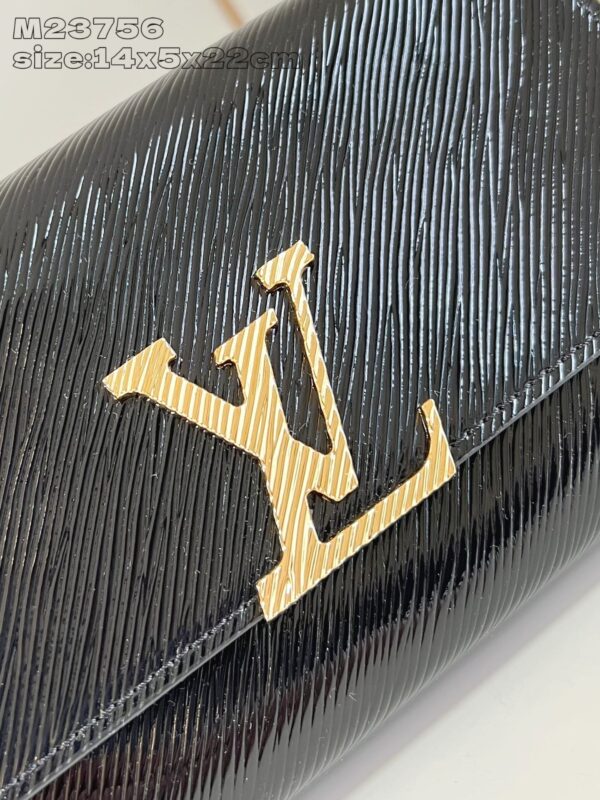Louis Vuitton 	Pochette Louise