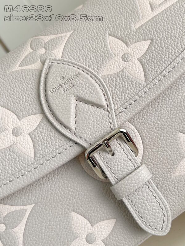 Louis Vuitton	Diane