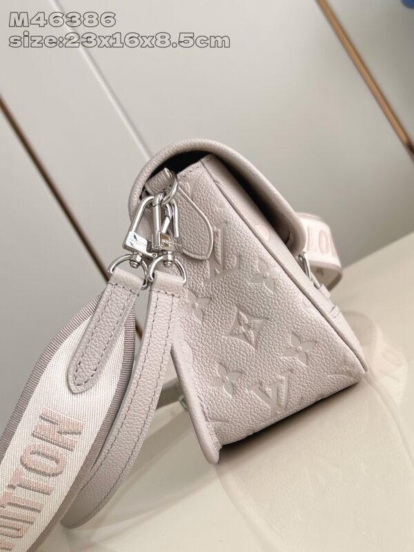 Louis Vuitton	Diane