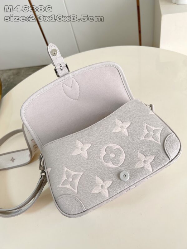 Louis Vuitton	Diane