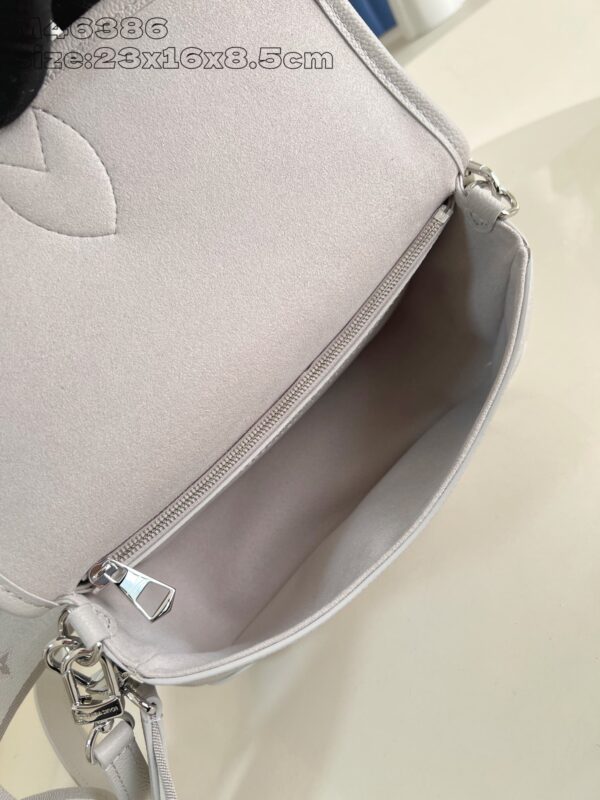 Louis Vuitton	Diane