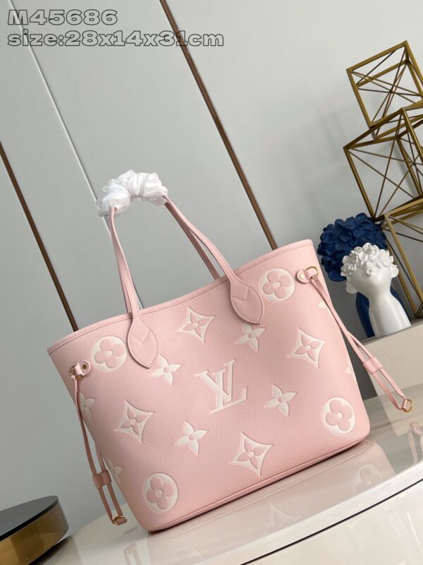 Louis Vuitton	Neverfull MM