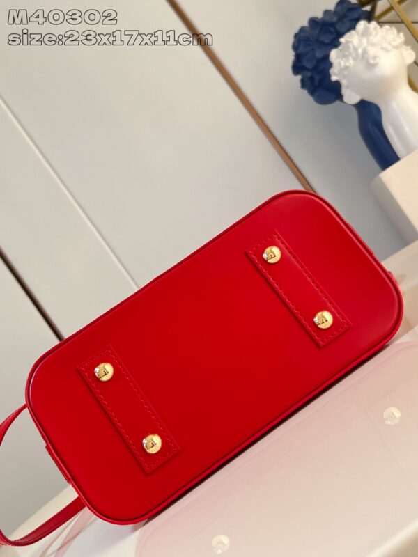 Louis Vuitton	Louis Vuitton Alma BB