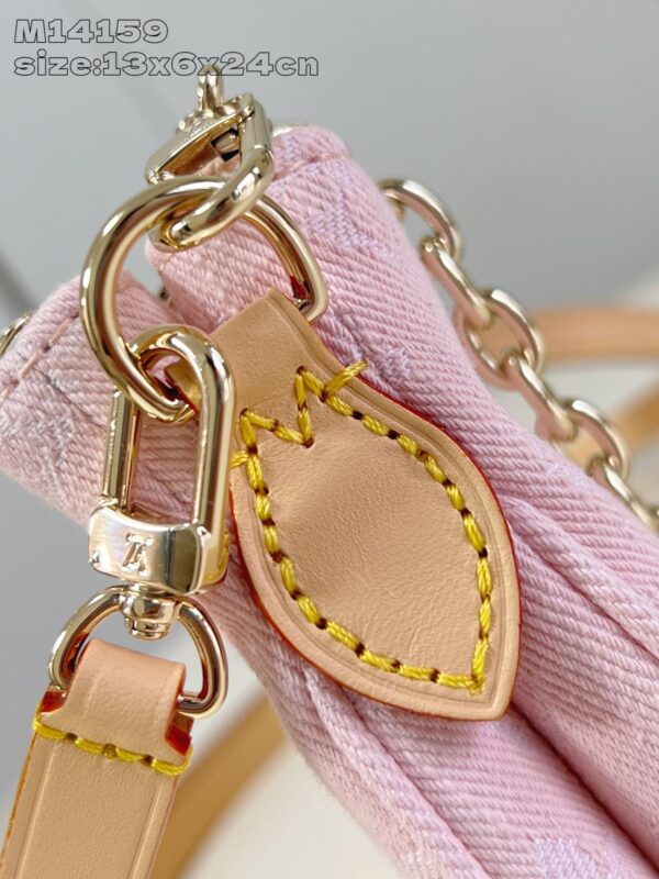 Louis Vuitton	Liv Pochette