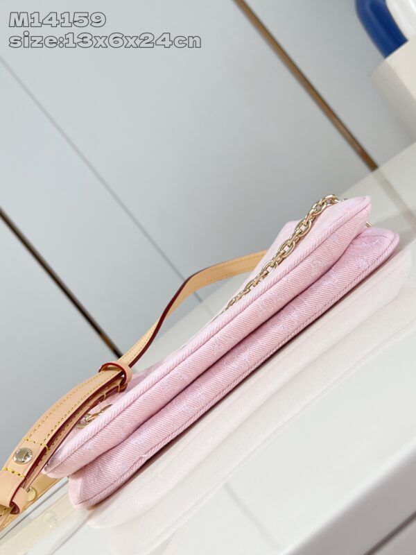 Louis Vuitton	Liv Pochette