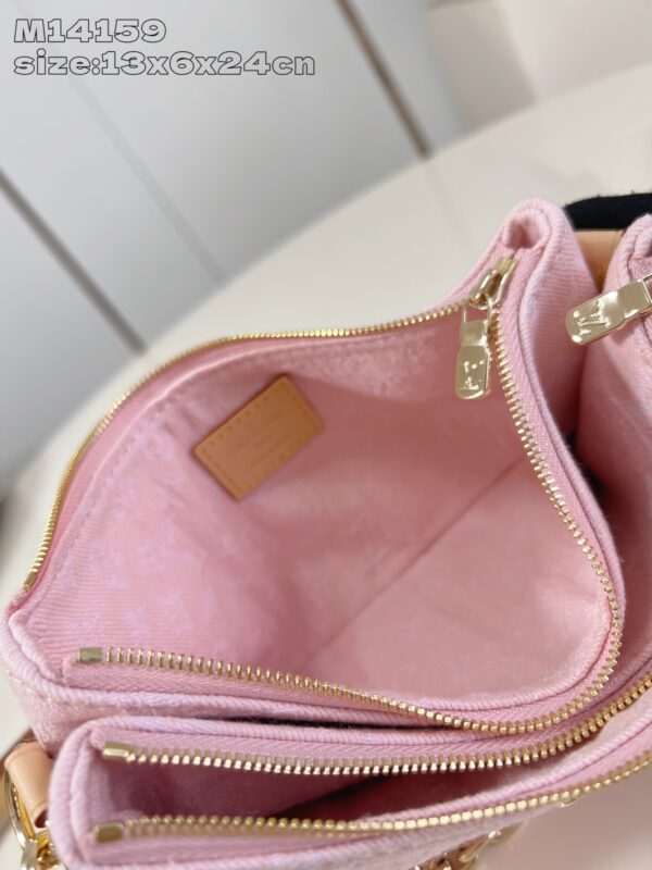 Louis Vuitton	Liv Pochette