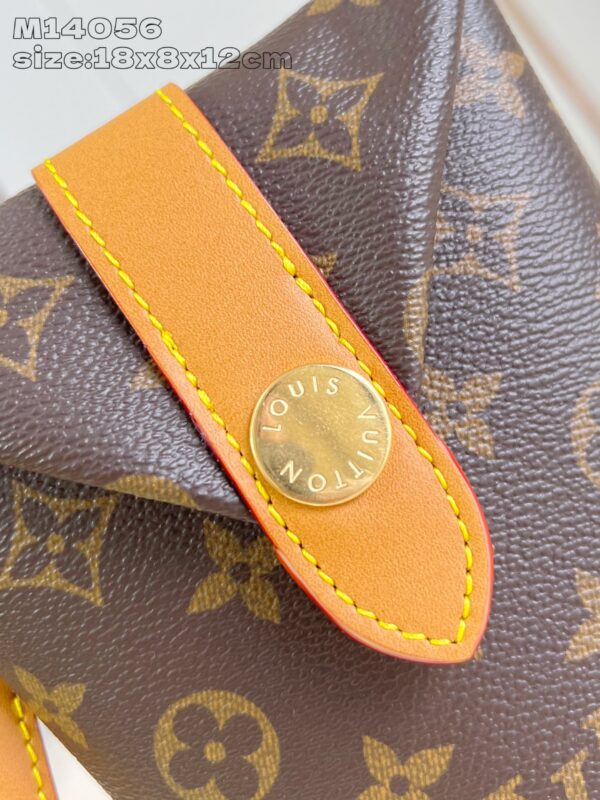 Louis Vuitton	Envelope Pouch