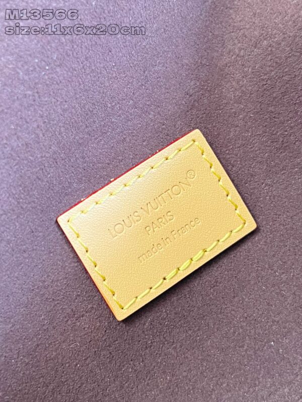 Louis Vuitton	Pochette Camille