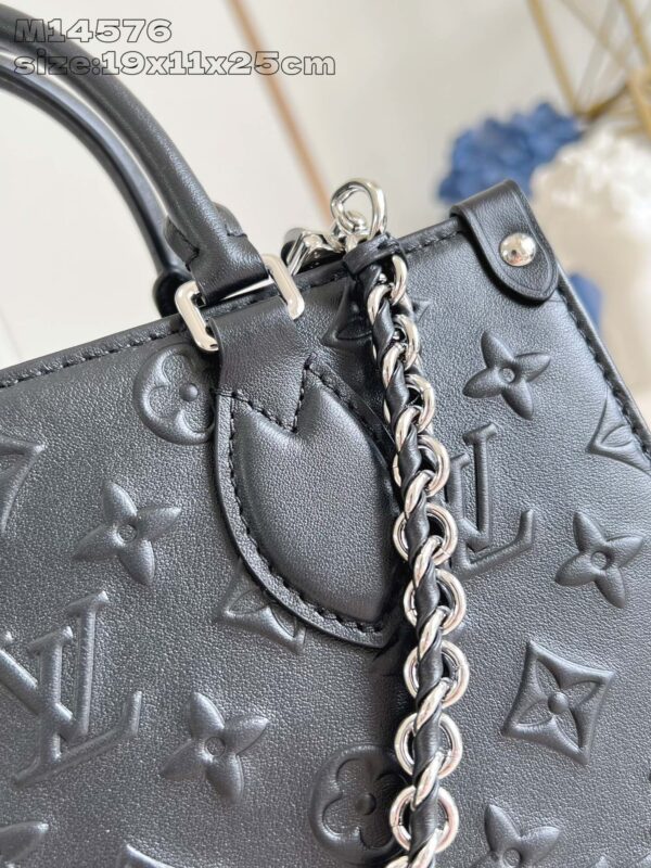 Louis Vuitton	OnTheGo PM
