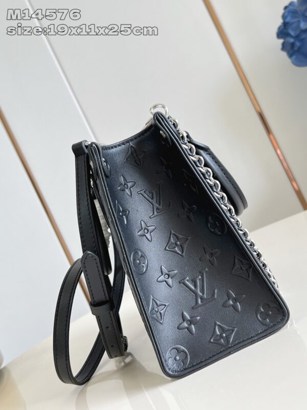 Louis Vuitton	OnTheGo PM