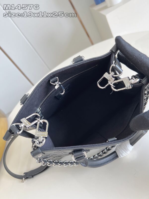 Louis Vuitton	OnTheGo PM