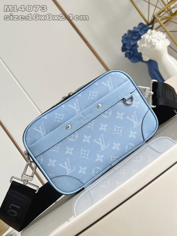 Louis Vuitton	Alpha Messenger