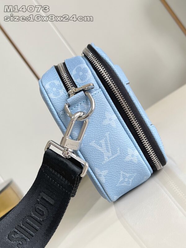 Louis Vuitton	Alpha Messenger