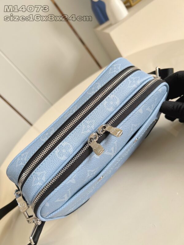 Louis Vuitton	Alpha Messenger