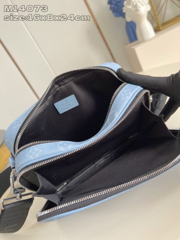 Louis Vuitton	Alpha Messenger