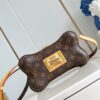 Louis Vuitton	Bone Wearable Wallet