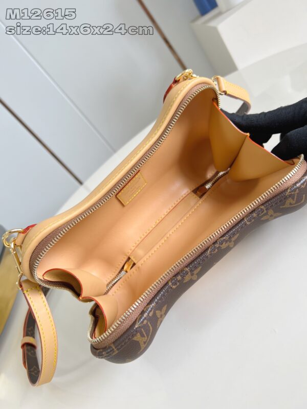 Louis Vuitton	Bone Wearable Wallet