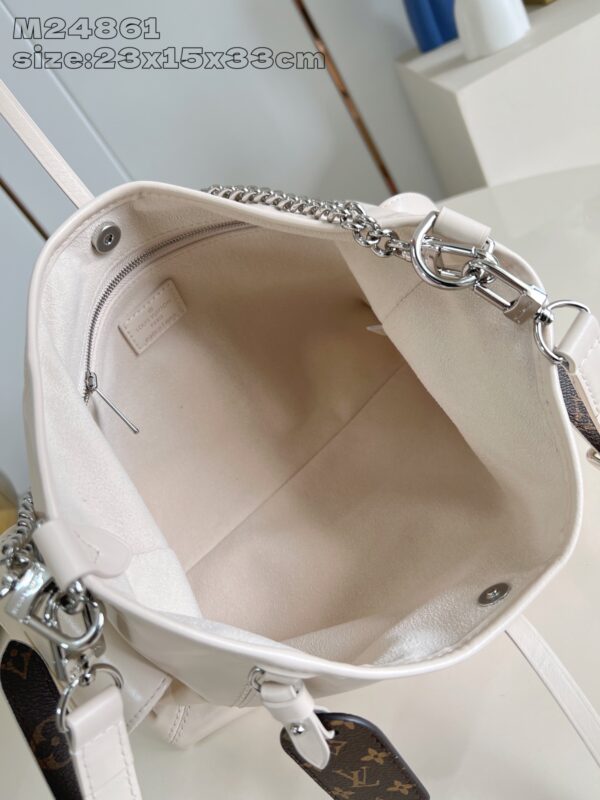 Louis Vuitton	CarryAll Cargo PM