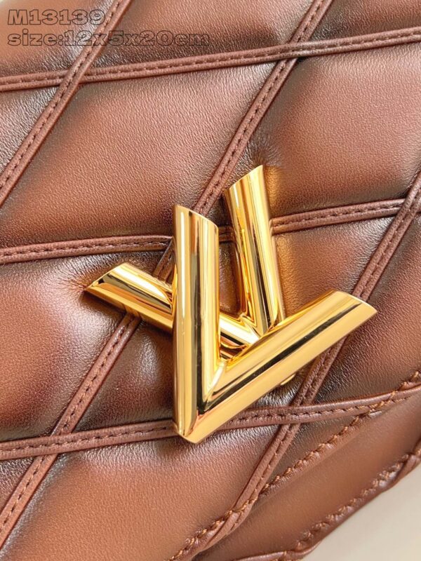 Louis Vuitton	Wallet On Chain GO-14