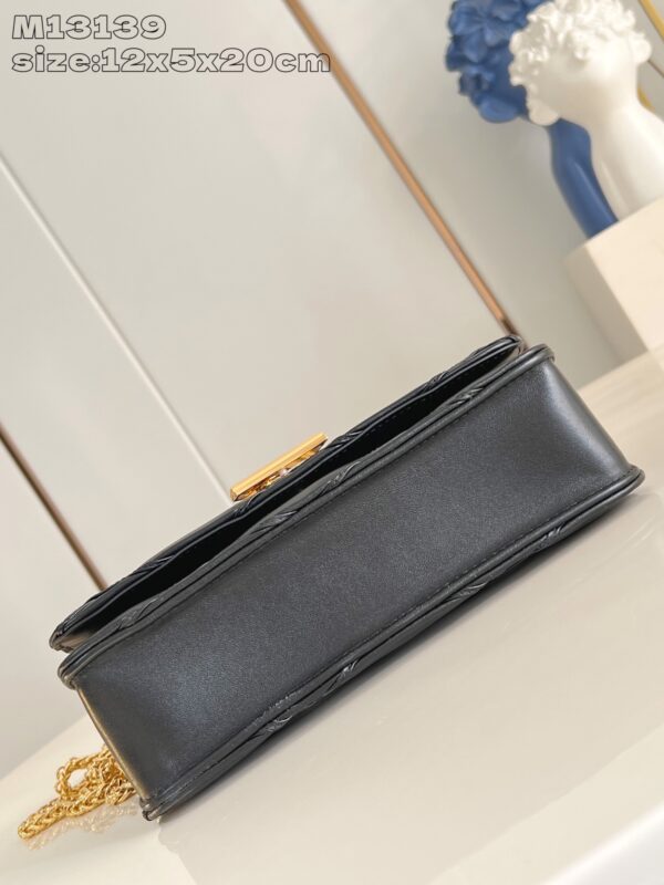 Louis Vuitton	Wallet On Chain GO-14