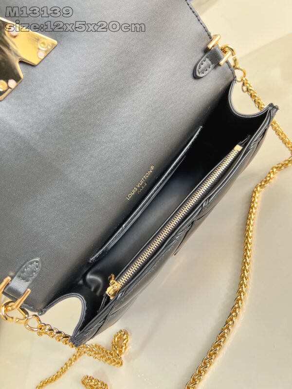 Louis Vuitton	Wallet On Chain GO-14
