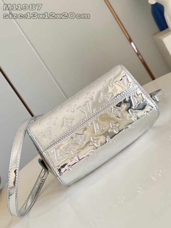Louis Vuitton	Speedy Bandoulière 20