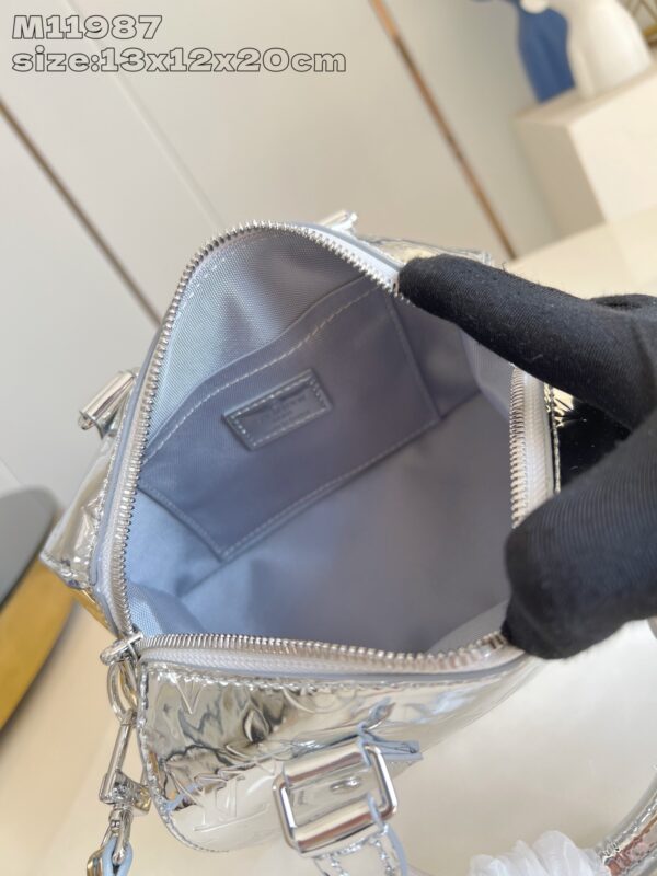 Louis Vuitton	Speedy Bandoulière 20