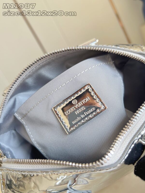 Louis Vuitton	Speedy Bandoulière 20