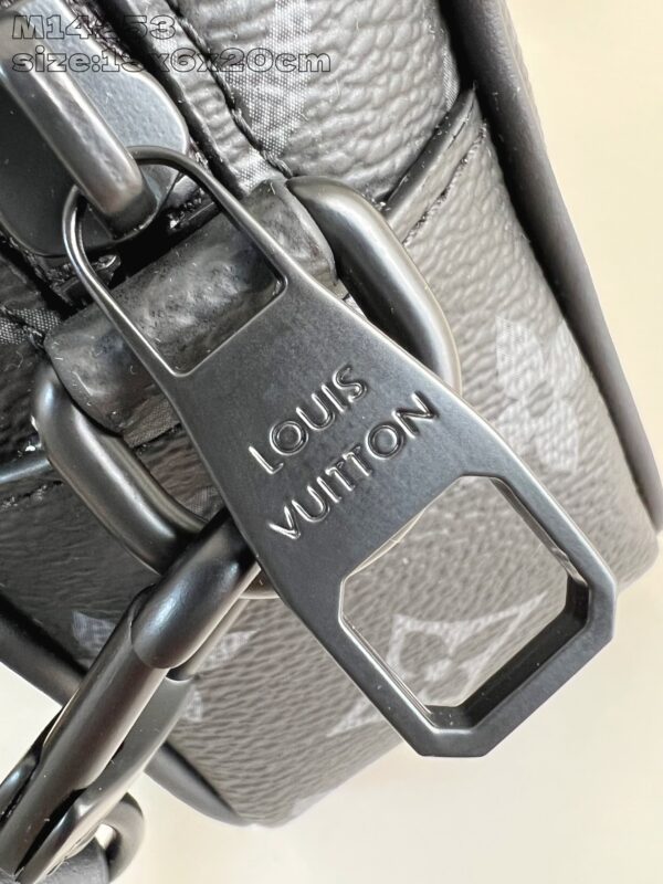 Louis Vuitton 	Trocadéro Wearable Wallet