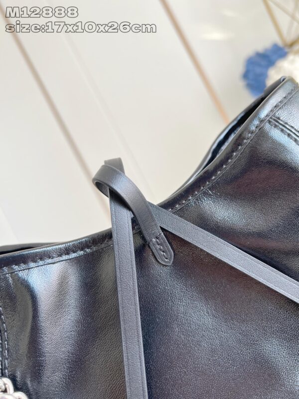 Louis Vuitton 	CarryAll Vibe BB