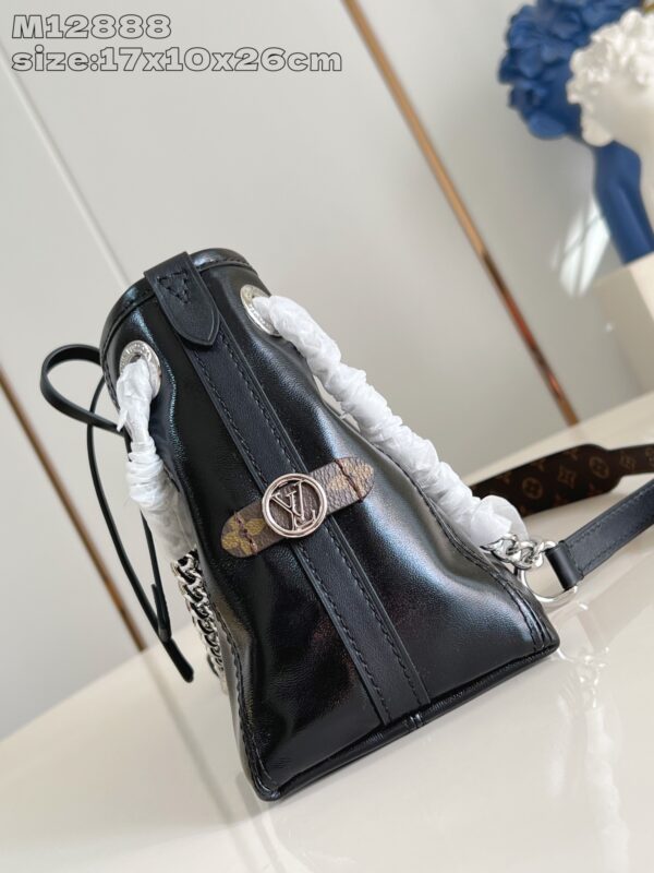 Louis Vuitton 	CarryAll Vibe BB
