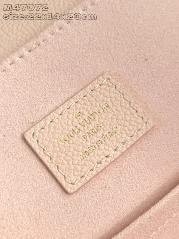 Louis Vuitton	Backup