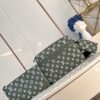 Louis Vuitton	Trio Messenger