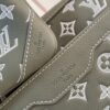 Louis Vuitton	Trio Messenger